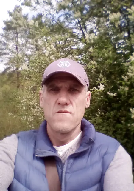 Роман из Павлограда, мне 42, познакомлюсь для приятного времяпровождения