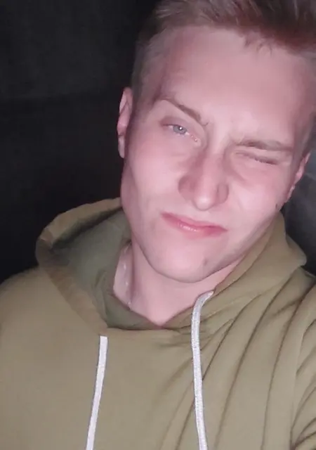 Александр з Луганська, мені 25 років, познайомлюсь на одну ніч