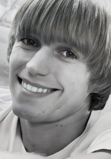 Я Cristi, 26, из Кишинёва, ищу знакомство для приятного времяпровождения