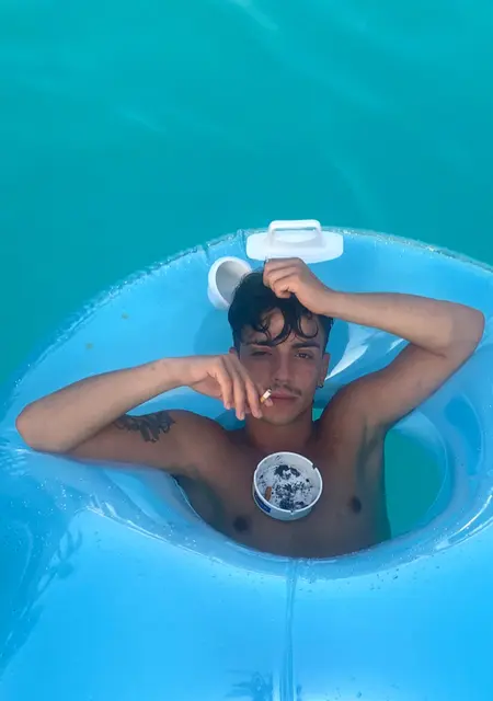 Jeremiah из Рима, мне 26, познакомлюсь для приятного времяпровождения