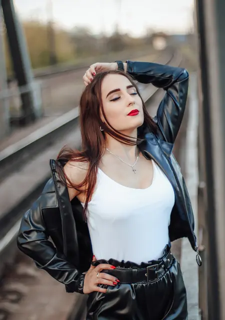 Я Катя, 24 років з Рівного, шукаю знайомство для постійних стосунків