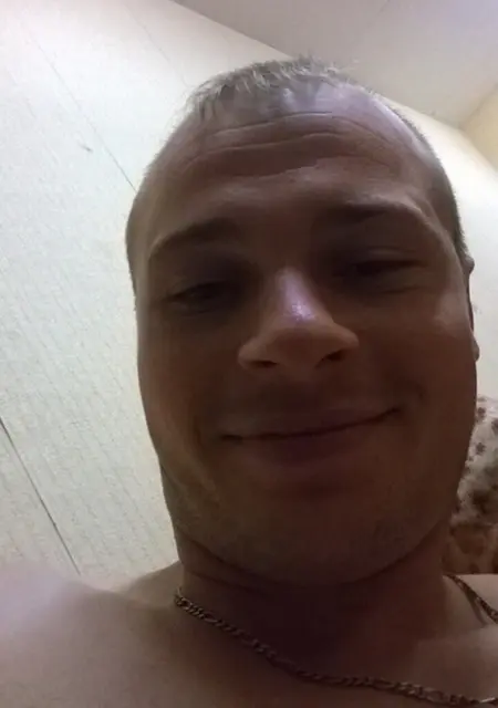 Андрей из Жодино, ищу на сайте знакомства на одну ночь