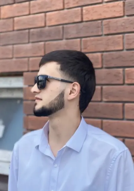 Я Sadriddin, 21, знакомлюсь для постоянных отношений в Берлине