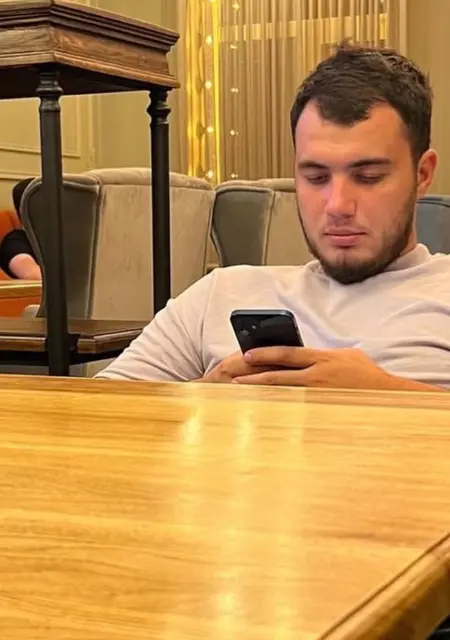 Рустам из Осло, мне 25, познакомлюсь на одну ночь