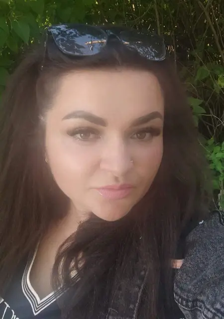 Юлия из Каменского, мне 28, познакомлюсь на одну ночь