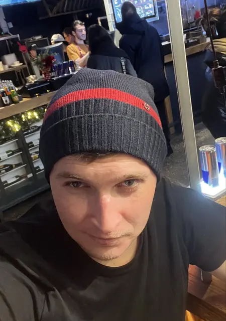 Anton з Мелітополя, шукаю на сайті знайомства без зобов'язань