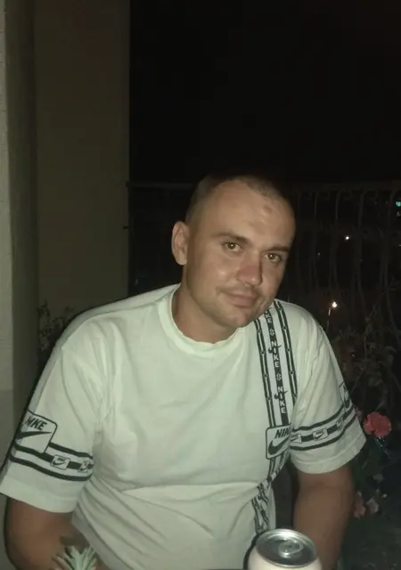 Я Дмитрий, 37, из Львова, ищу знакомства на одну ночь