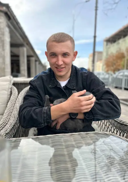 Я Стас, 26 років, знайомлюсь без зобов'язань у Маріуполі