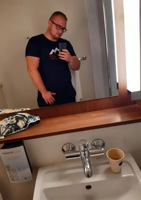 Vlad из Бухареста, мне 20, познакомлюсь