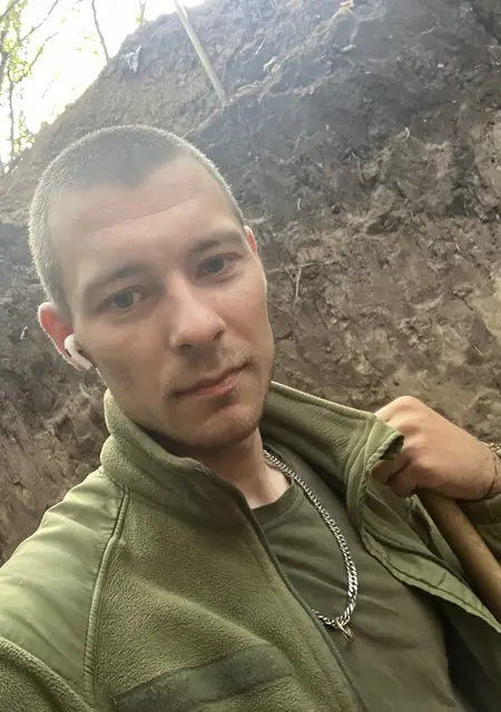 Я Сергей, 24, из Сум, ищу знакомства без обязательств