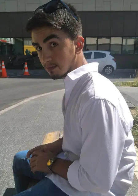 Я Yasin, 21, знакомлюсь без обязательств в Стамбуле