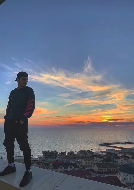 Я Владимир, 25, знакомлюсь без обязательств в Актау