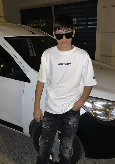 Я Mehmet, 19, знакомлюсь для открытые отношения в Вене