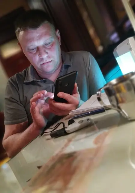 Вася из Мукачева, ищу на сайте знакомства без обязательств