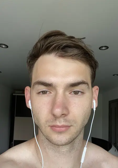 Я Валерий, 28, из Мариуполя, ищу знакомство для приятного времяпровождения