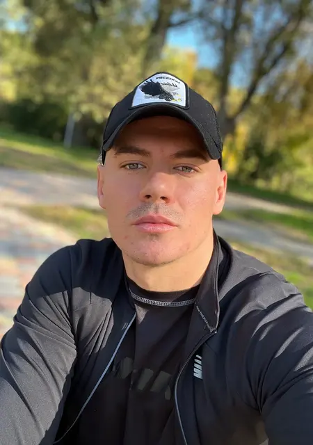 Илья из Сум, ищу на сайте общение