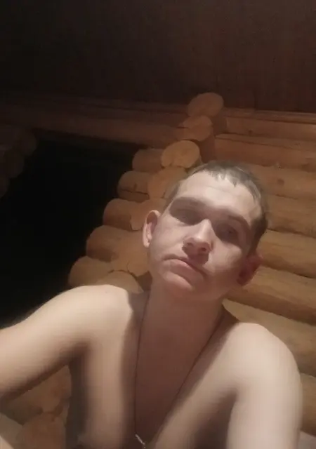 Я Павел, 20, из Макеевки, ищу знакомства без обязательств