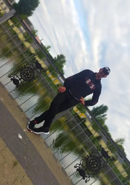 Я Володимир, 32 років, знайомлюсь для спілкування у Кременчуку