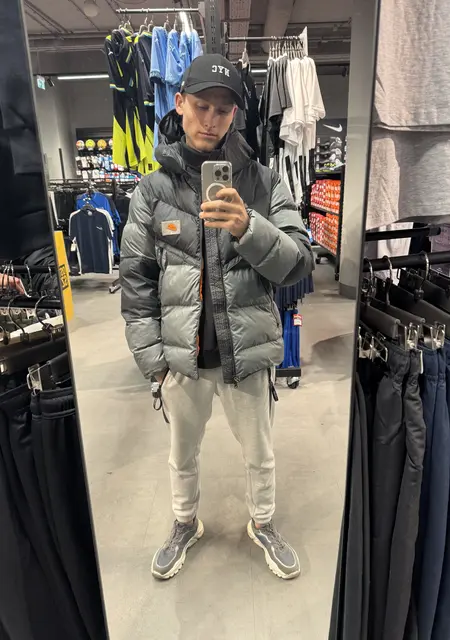 Я Денис, 20, знакомлюсь без обязательств в Варшаве