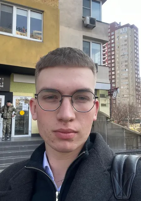 Я Славік, 20, из Киева, ищу знакомство для постоянных отношений