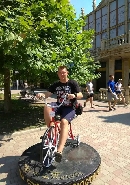 Димон з Запоріжжя, шукаю на сайті постійні стосунки