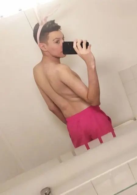 Я Mat, 19, знакомлюсь в Париже