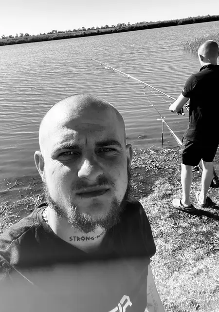 Олег из Першотравенска, ищу на сайте знакомства на одну ночь