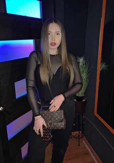 Елена из Днепра, ищу на сайте совместные путешествия