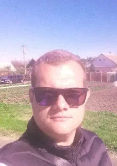 Максим из Славянска, ищу на сайте знакомства на одну ночь