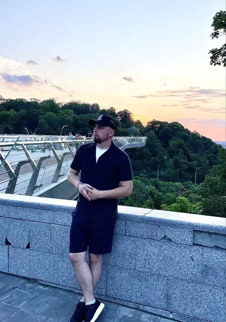 Максим з Вінниці, шукаю на сайті приємне проведення часу