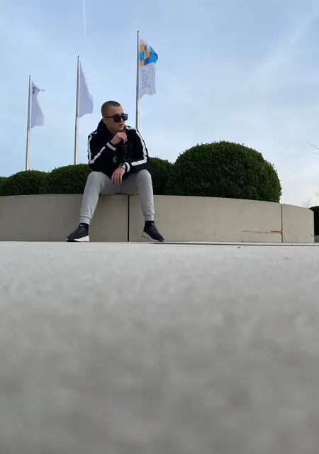 Максим из Чернигова, ищу на сайте вирта