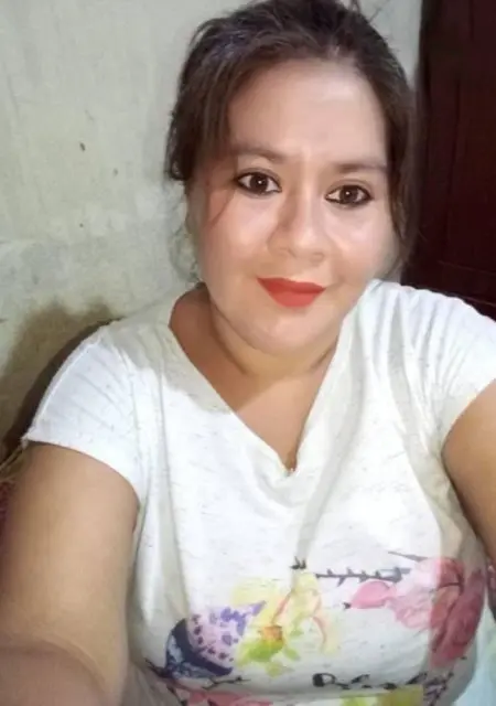 Я Roxana Judith, 31, из Афин, ищу знакомство