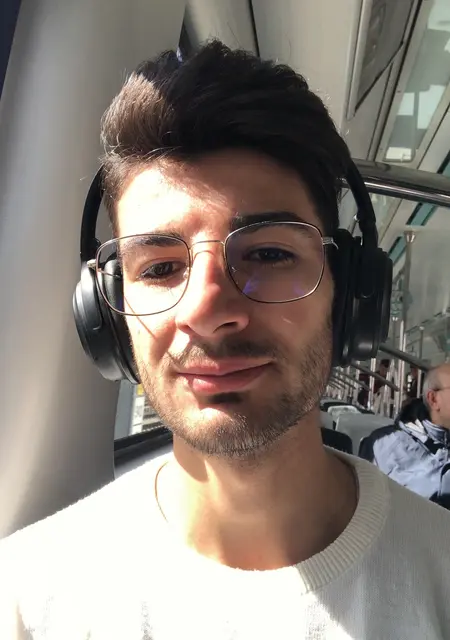 Joker из Бухареста, мне 20, познакомлюсь на одну ночь