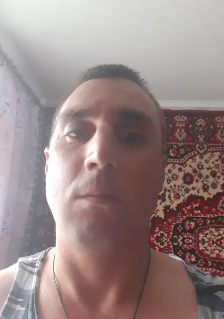 Я Михаил, 38, из Светлогорска, ищу знакомства без обязательств