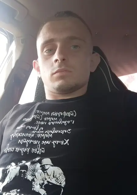 Александр из Дружковки, мне 24, познакомлюсь для дружбы