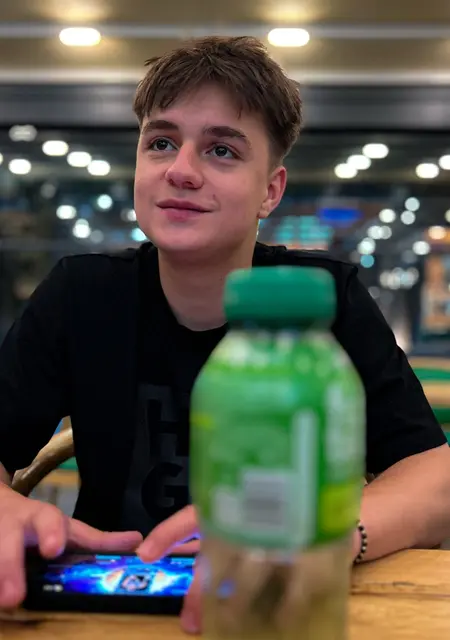 Claudiu из Фэлтичени, ищу на сайте знакомства на одну ночь