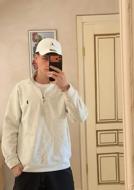 Я Андрей, 18, из Житомира, ищу знакомство для общения