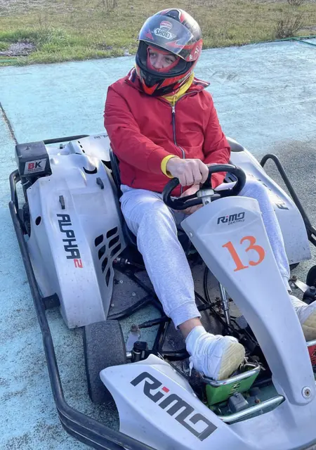 Я Евгений, 23 років, знайомлюсь без зобов'язань у Сумах