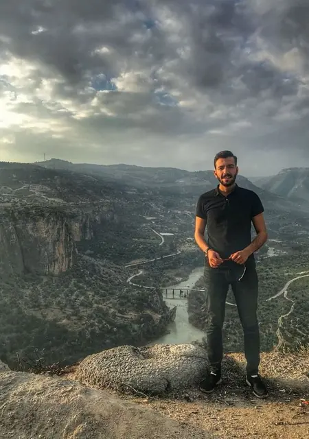 Я Bekir, 26, знакомлюсь в Стамбуле