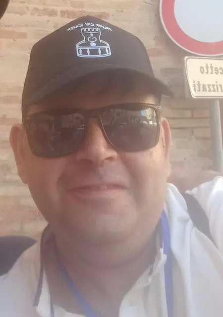 Я Mattia, 41, знакомлюсь для постоянных отношений в Осимо