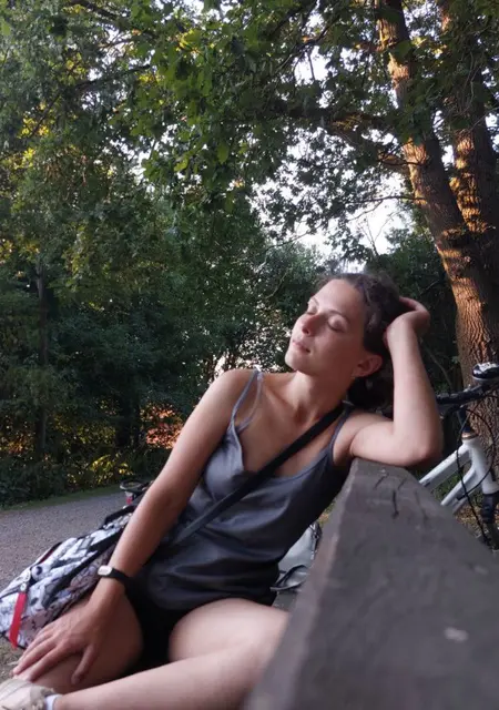 Я Настя, 25 років з Києва, шукаю знайомство для приємного проведення часу