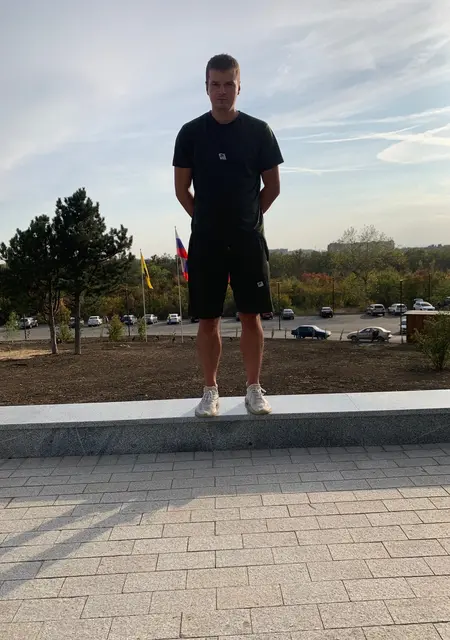 Я Александр, 28, знакомлюсь для общения в Луганске