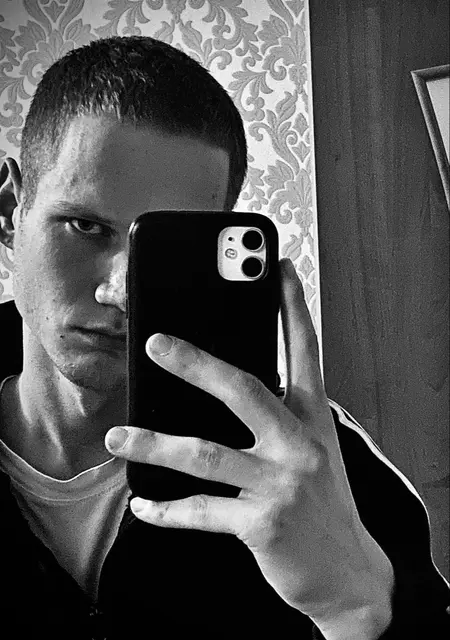 Danylo из Киева, мне 19, познакомлюсь для постоянных отношений