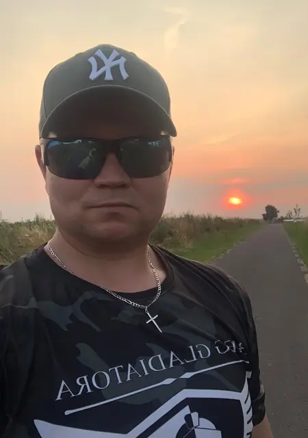 Bartosz из Вроцлава, ищу на сайте знакомства на одну ночь