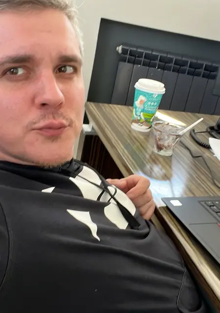 Арт из Астаны, мне 39, познакомлюсь без обязательств