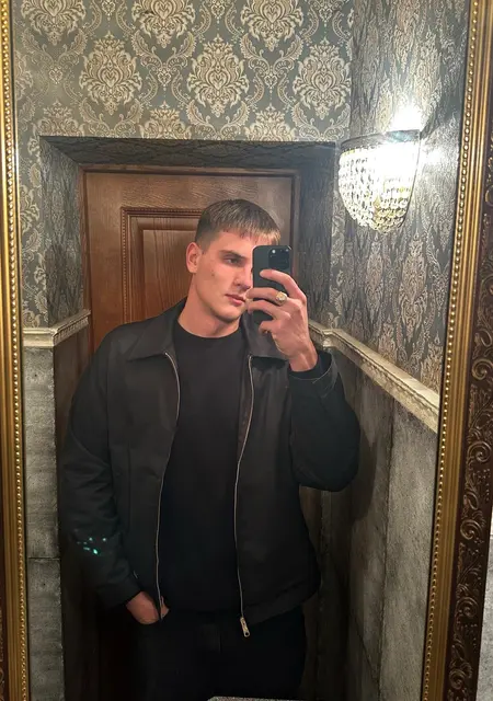 Oleg из Стокгольма, ищу на сайте общение