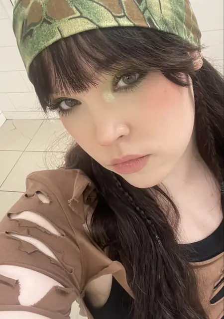 Я Яна, 18, знакомлюсь для приятного времяпровождения в Киеве