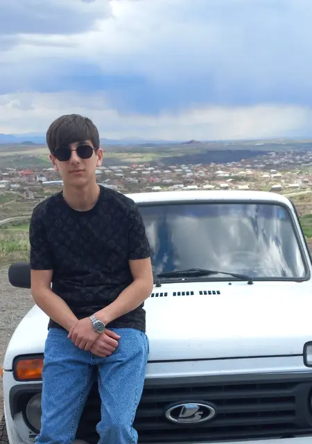 Я Samvel, 21, знакомлюсь на одну ночь в Ереване