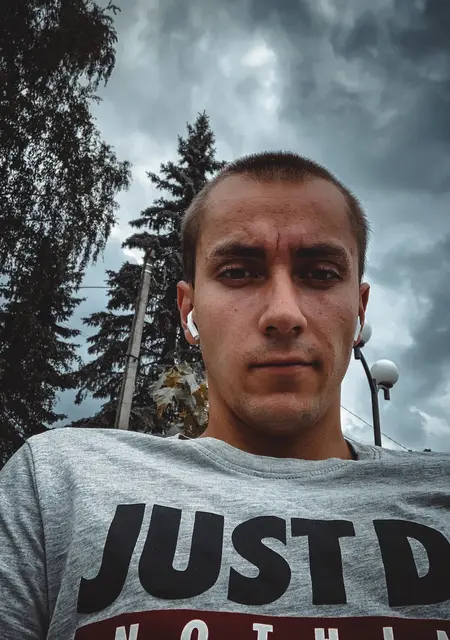 Vitalik из Ивано-Франковска, ищу на сайте дружбу