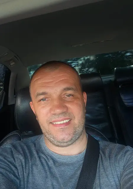 Дима из Харькова, мне 40, познакомлюсь без обязательств